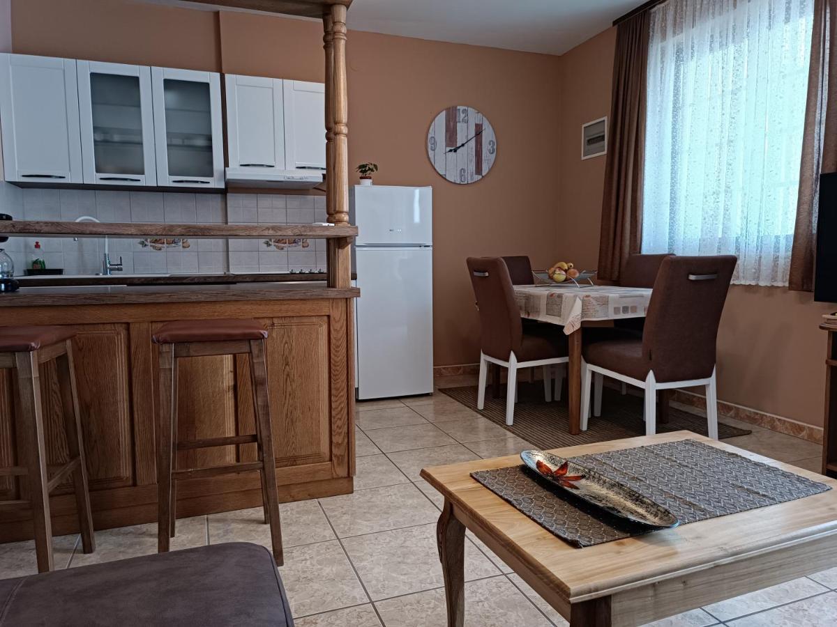 Apartments Ivicek Пореч Экстерьер фото