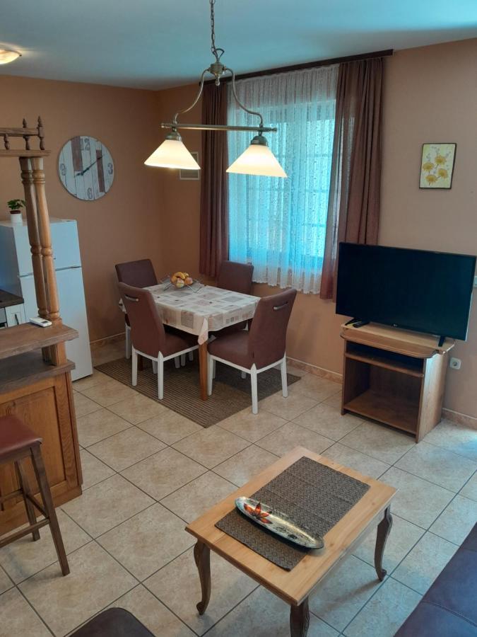 Apartments Ivicek Пореч Экстерьер фото