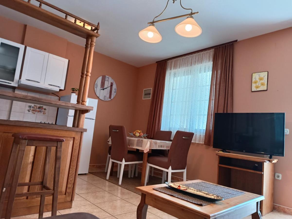 Apartments Ivicek Пореч Экстерьер фото