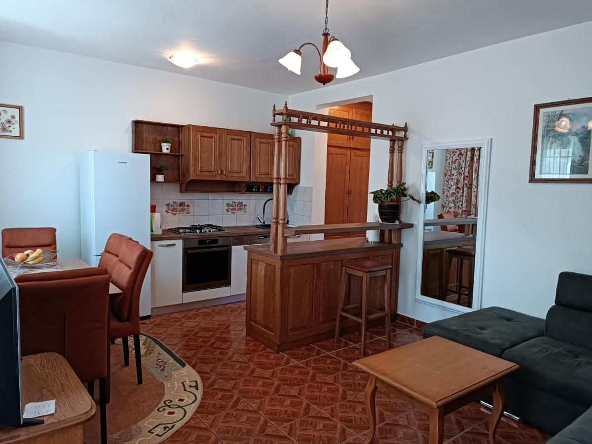 Apartments Ivicek Пореч Экстерьер фото